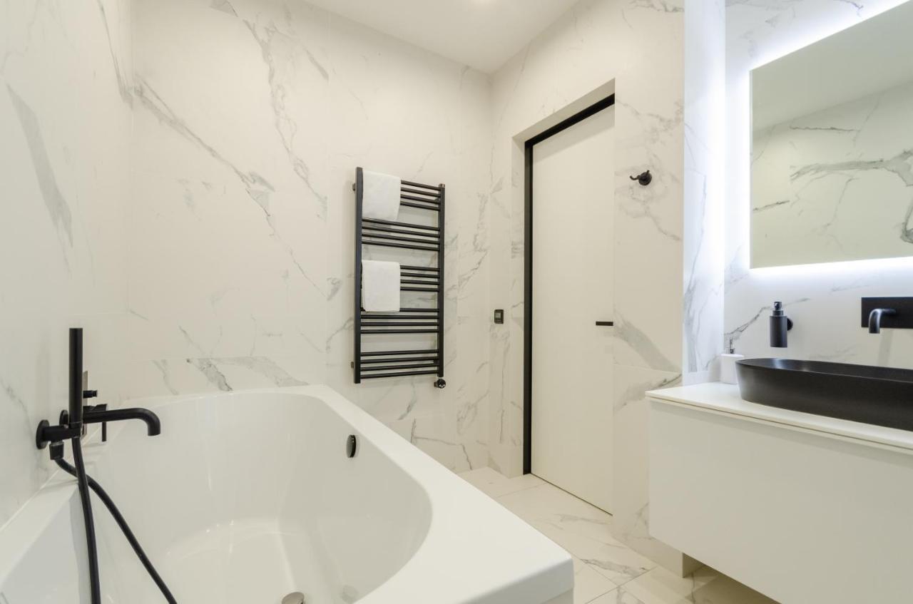 Petrovdom 23-173 In Stylish Apartments At Rc Kiev Exteriör bild
